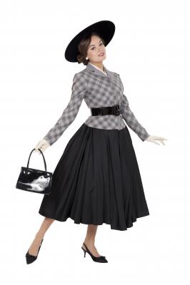 c823-madame-noveau-look